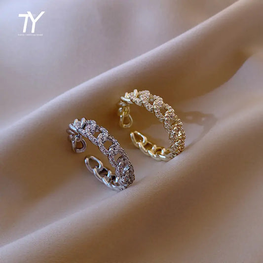 Exquisite and Unique Twist Design Ring