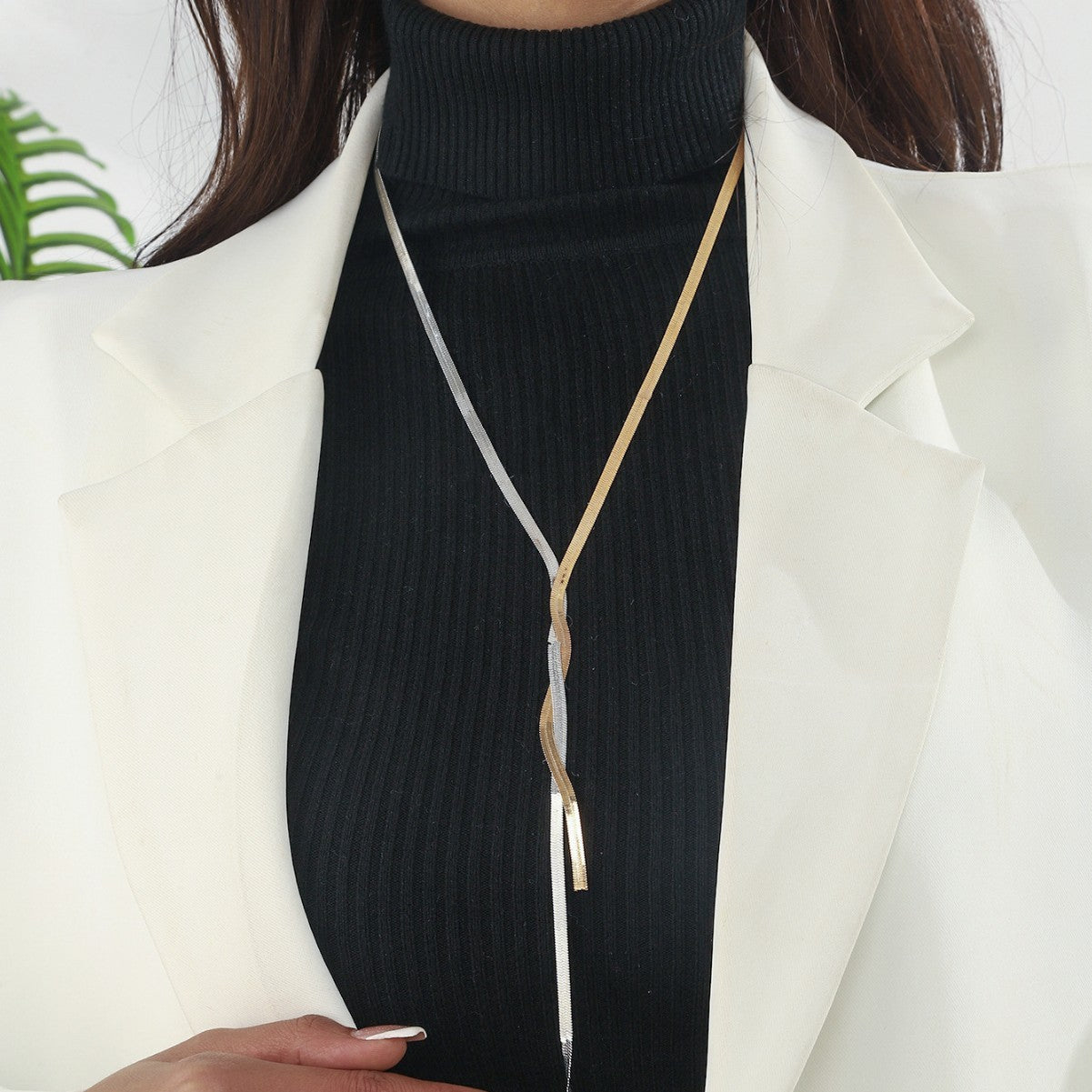 KayBee & Company Hand-woven Snake Bones Chain Necklace