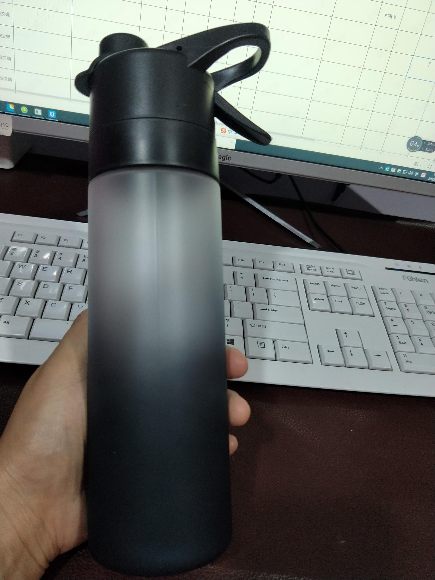 TRENDING - Spray Water Bottle / Outdoor Sport Fitness Water