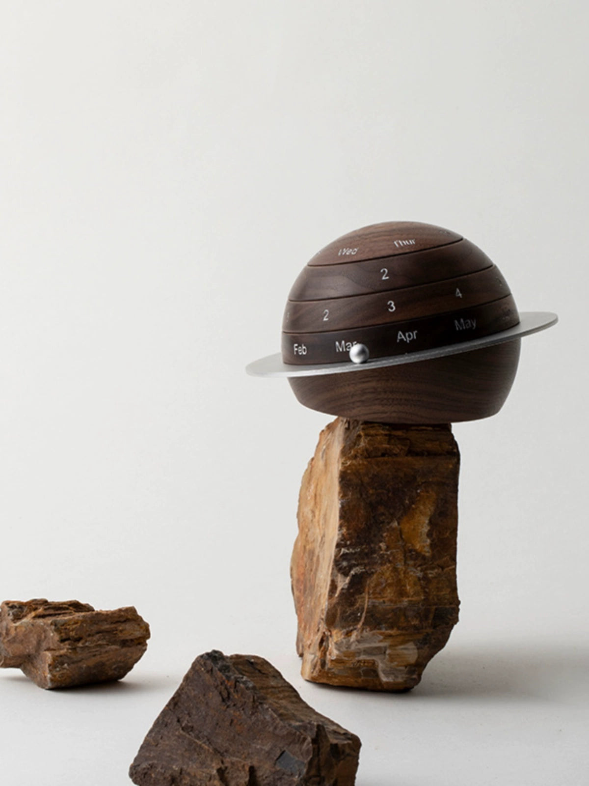 TRENDING! MODERN Planet Calendar Desktop