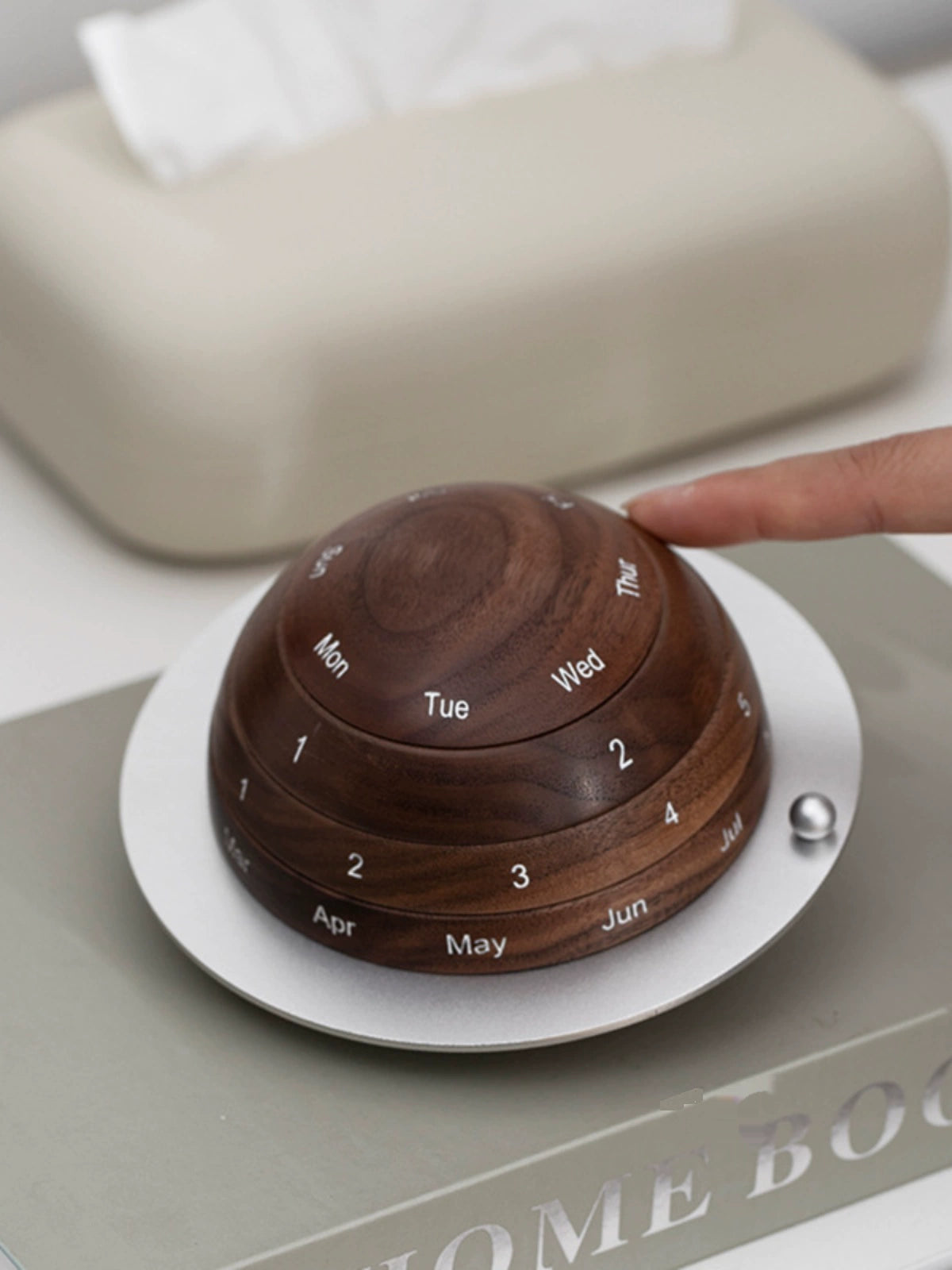 TRENDING! MODERN Planet Calendar Desktop