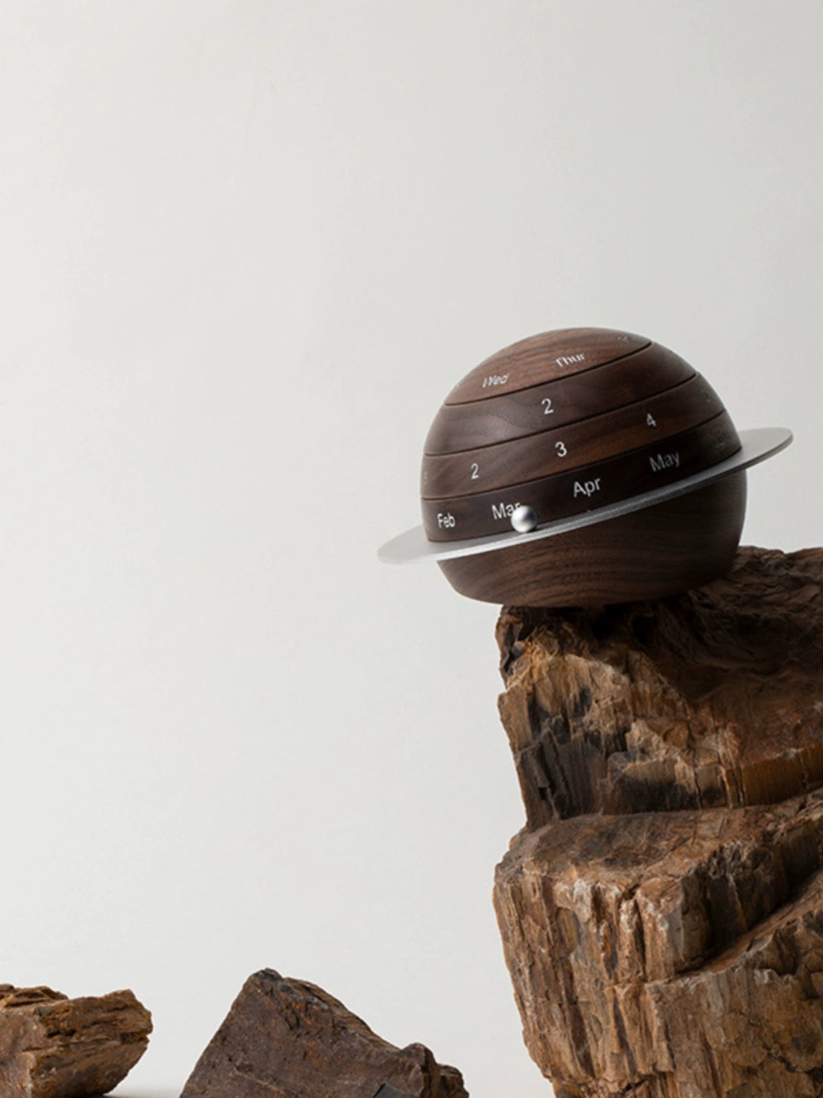 TRENDING! MODERN Planet Calendar Desktop