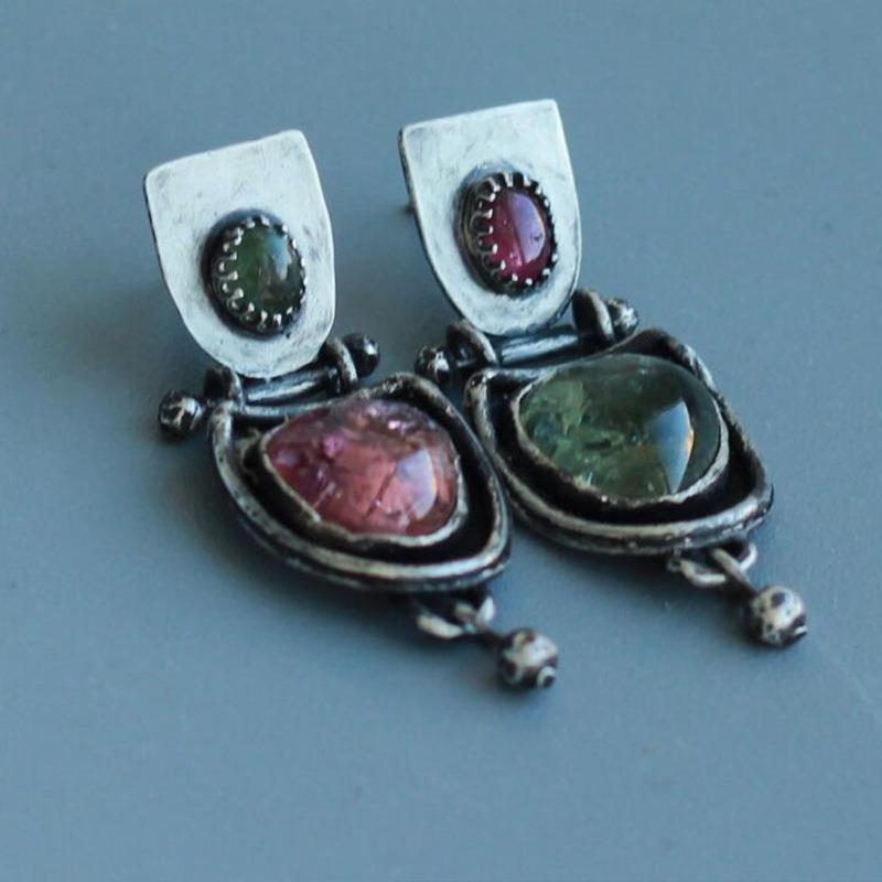 KayBee & Company Geometric Oval Two-tone Crystal Stud Earrings Vintage Court Style