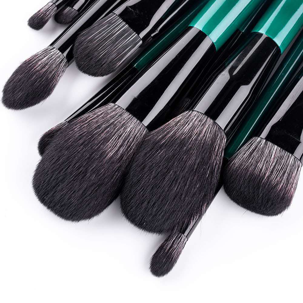 So Pretty Green Makeup Brush Kit - 12 Brushes